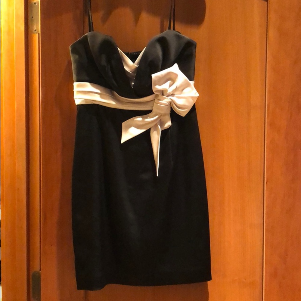 BCBG MAXAZRIA Strapless Cocktail Dress